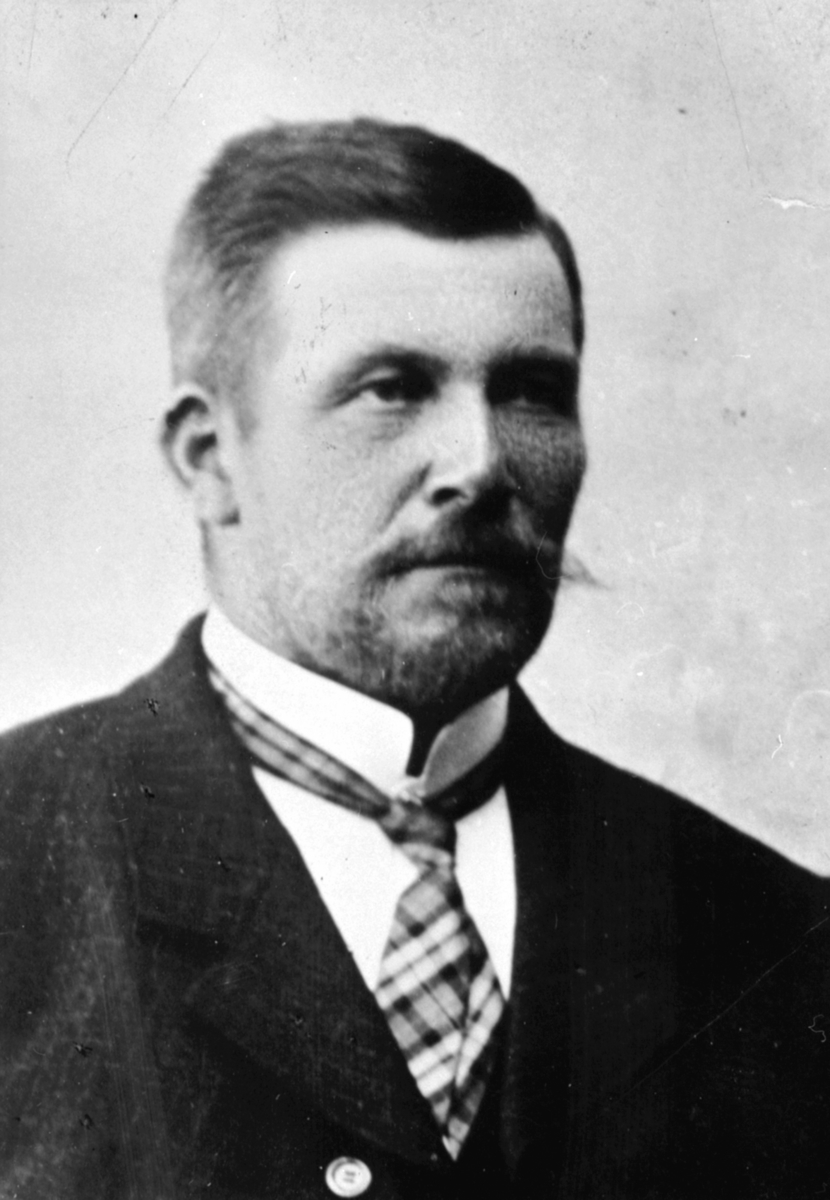 Anno Domkirkeodden, Portrett, gardbruker Kristian Krogsgaard (1862-1946), Krogsgaard, Ring, Ringsaker.