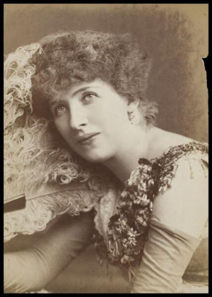 London Stereoscopic and Photographic Company, Guy Little Theatrical Photograph