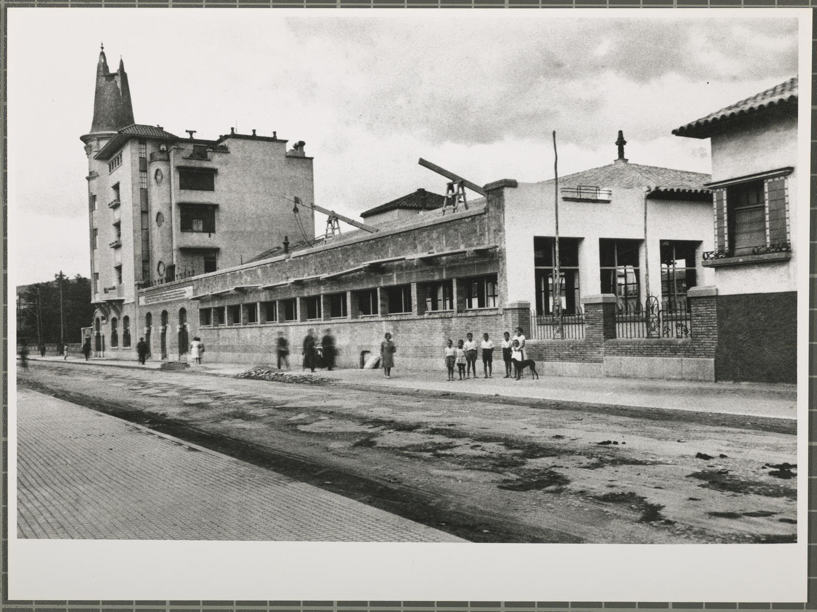 Desconegut, [Fàbrica als magatzems de la Casa Teixidor]