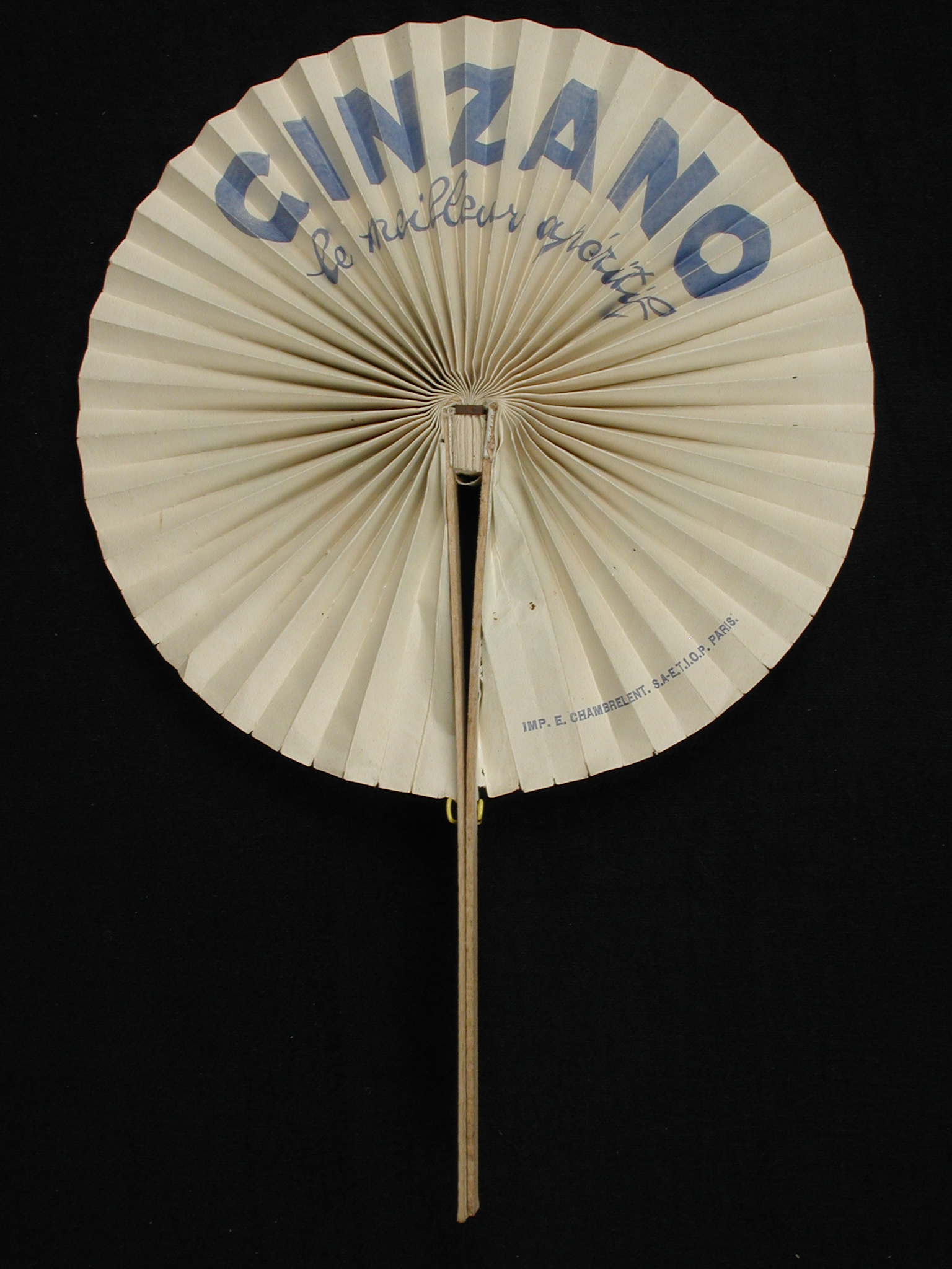 E. Chambrelent, Cocardewaaier met "CINZANO"