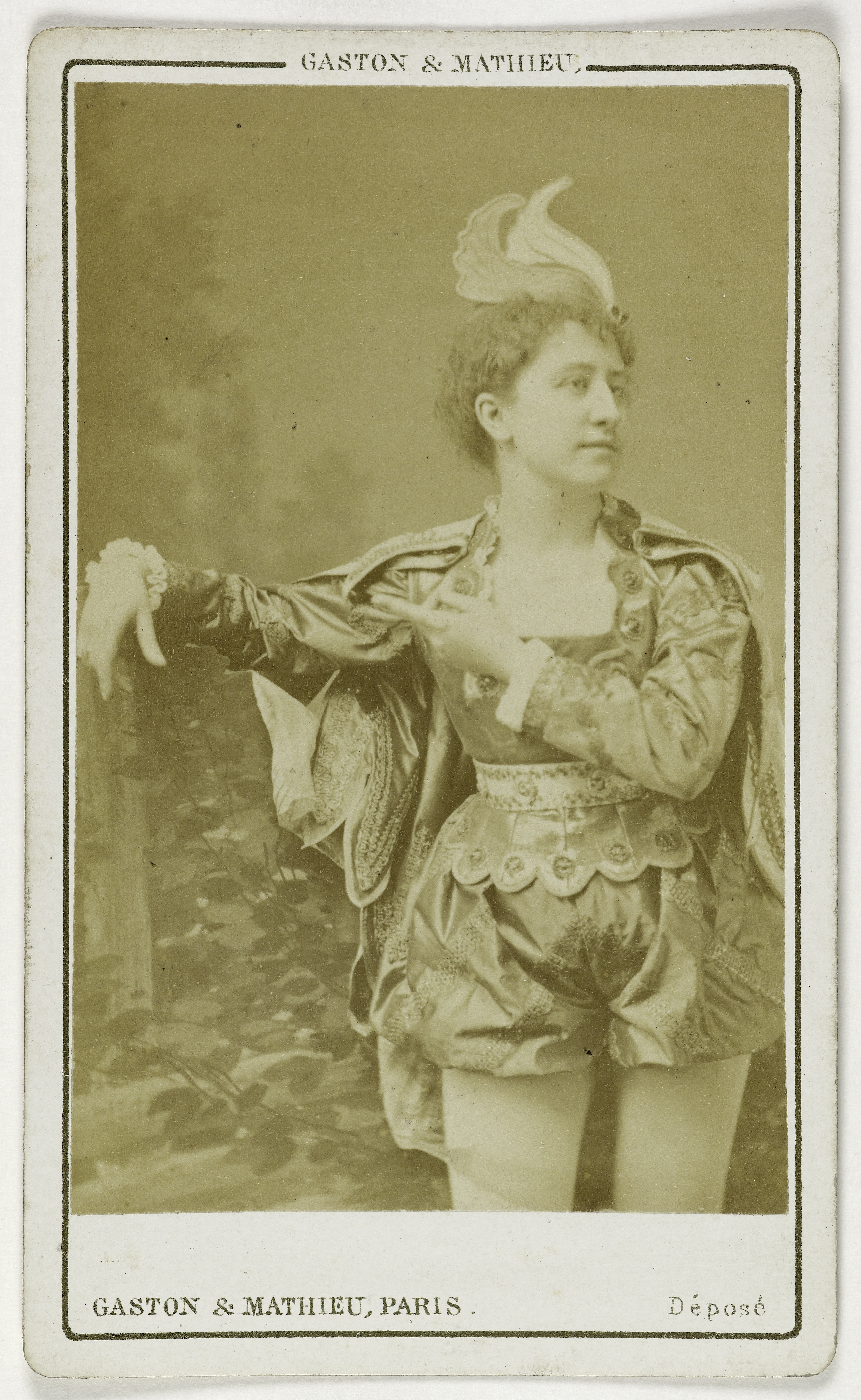 Gaston & Mathieu, Portrait de Godin Léontine, (actrice)
