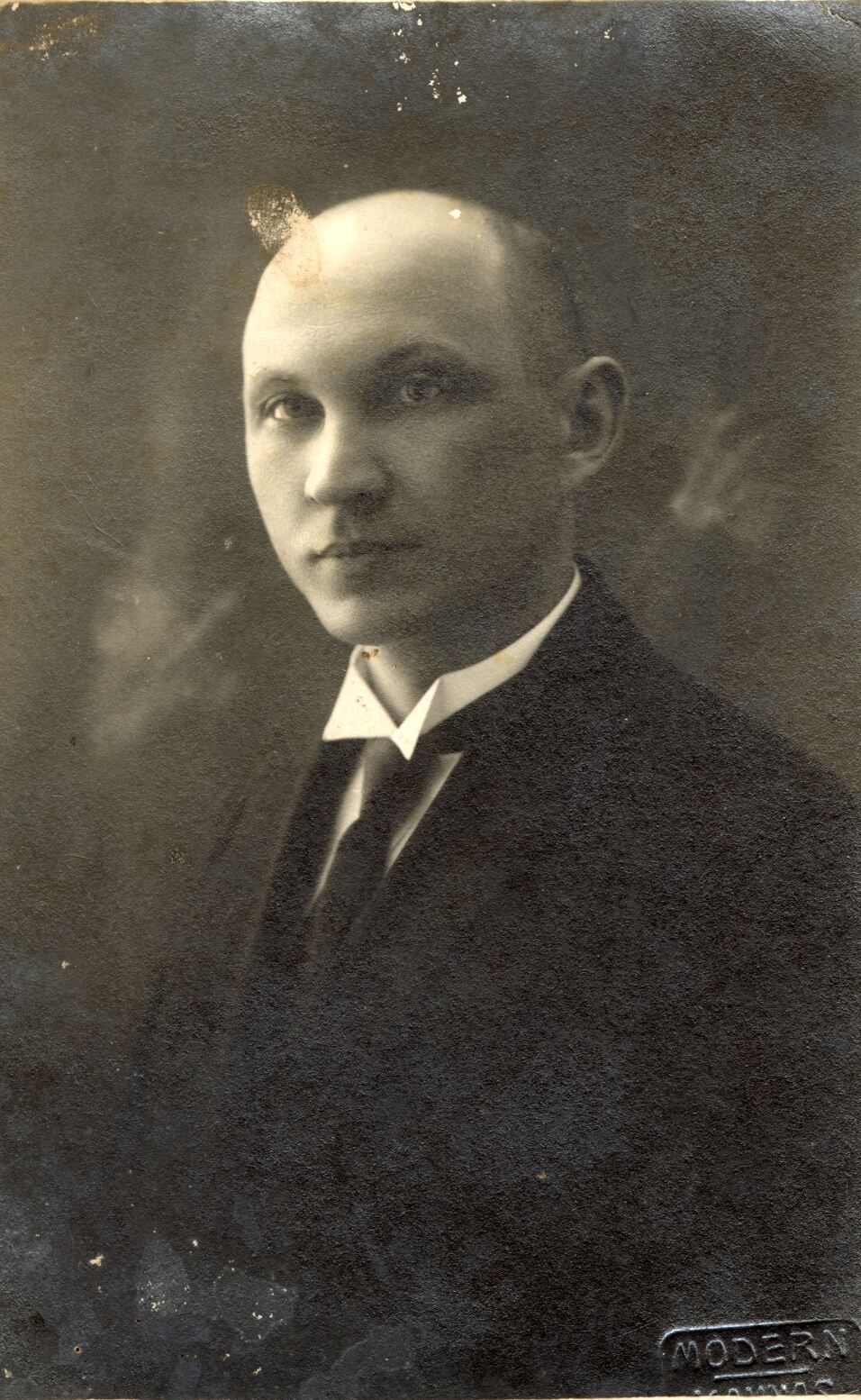 Fotoateljė „Modern“, Farmacininkas Alfonsas Purtokas