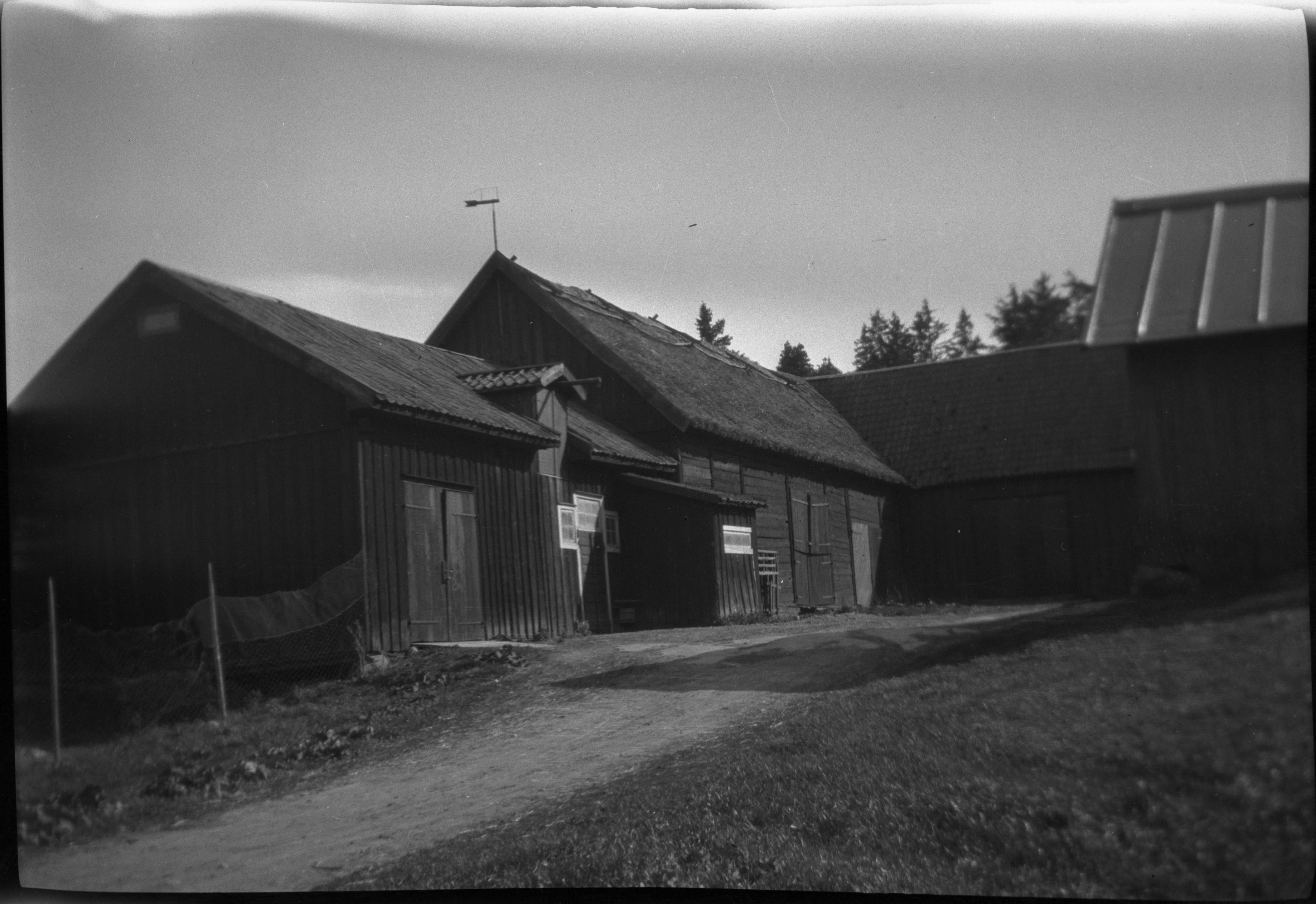 Berit Wallenberg, Damtorps ladugård