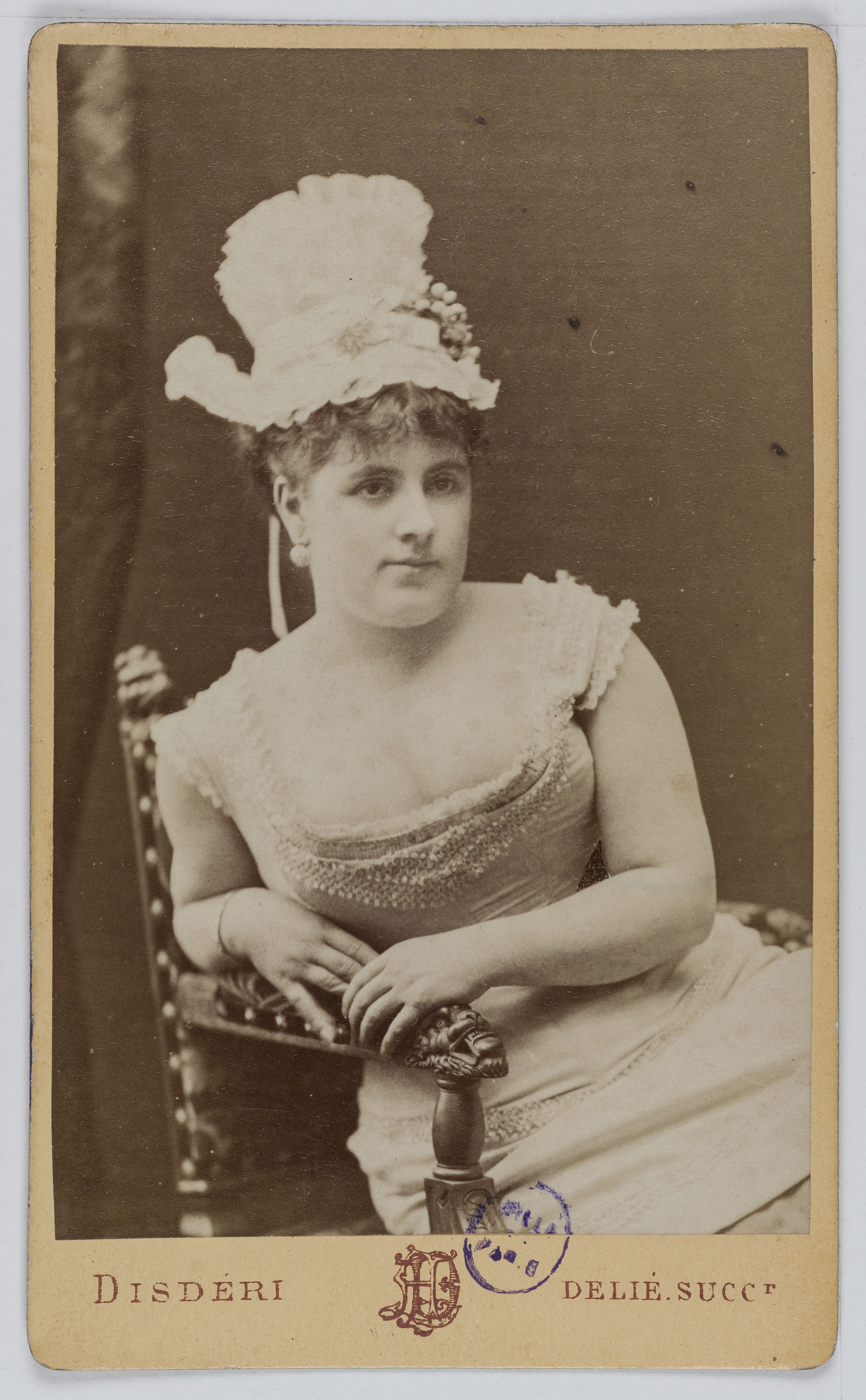 André-Adolphe-Eugène Disdéri, Portrait de Blanche Marie Eugénie Querette, actrice de théâtre entre 1868 et 1880.