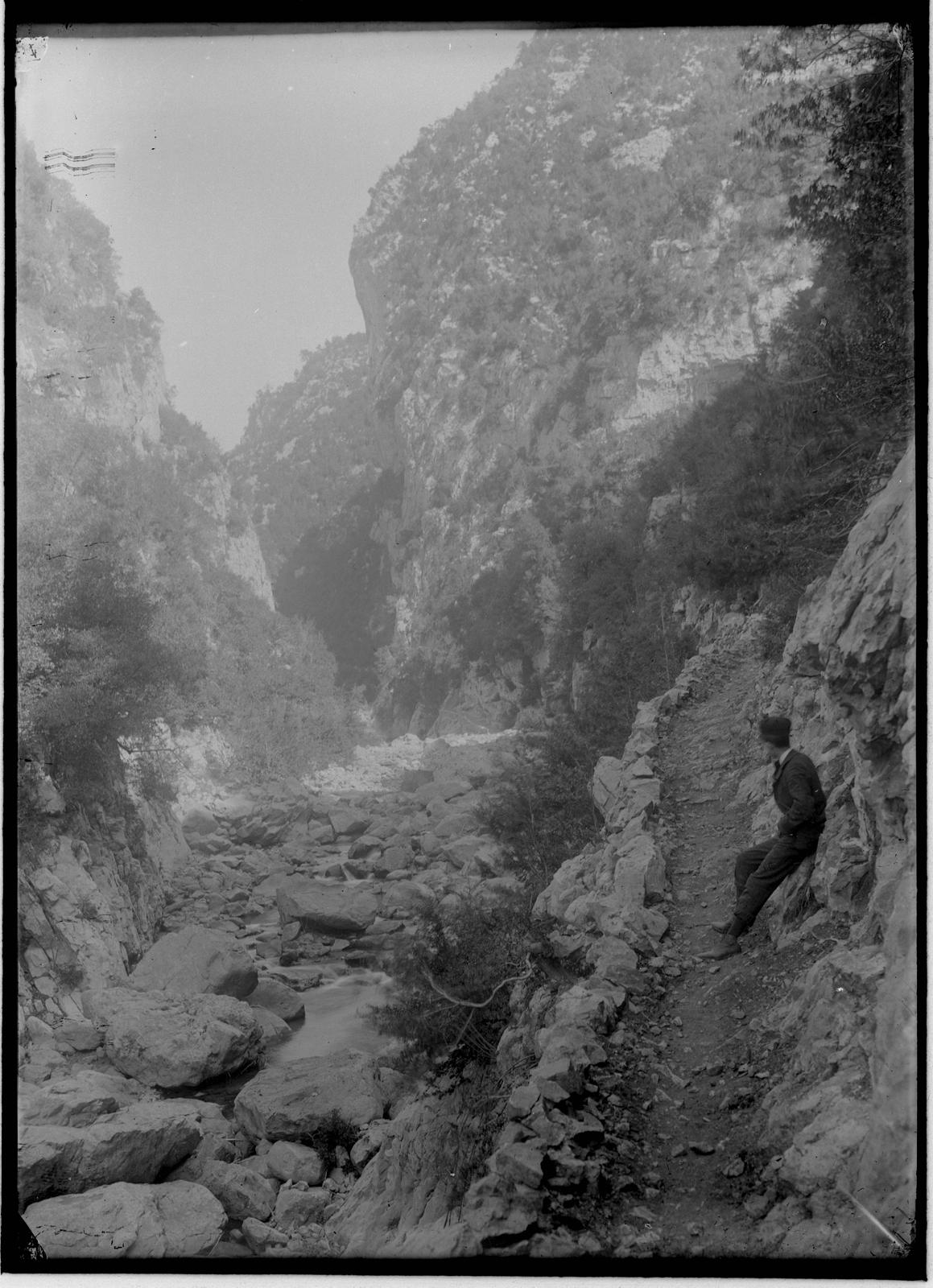Desconegut, [River]