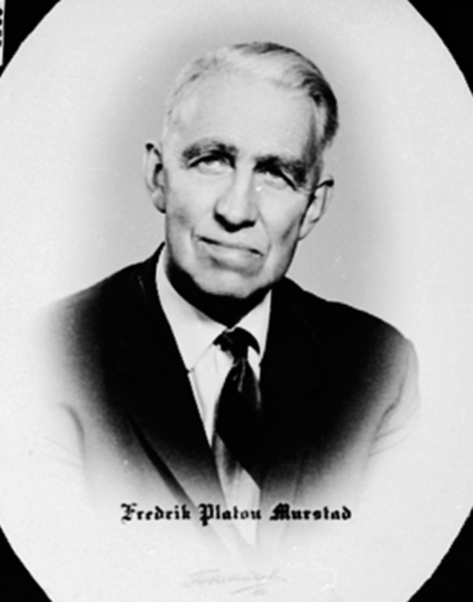 Anno Domkirkeodden, KJØPMANN FREDRIK PLATOU MURSTAD, FØDT 03. 08. 1906, FORMANN I HAMAR HANDELSTANDSFORENING 1964-1965