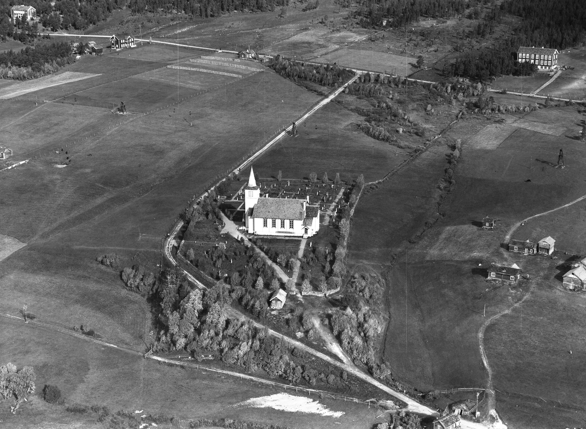 Widerøes Flyveselskap A/S, Flyfoto Folldal kirke