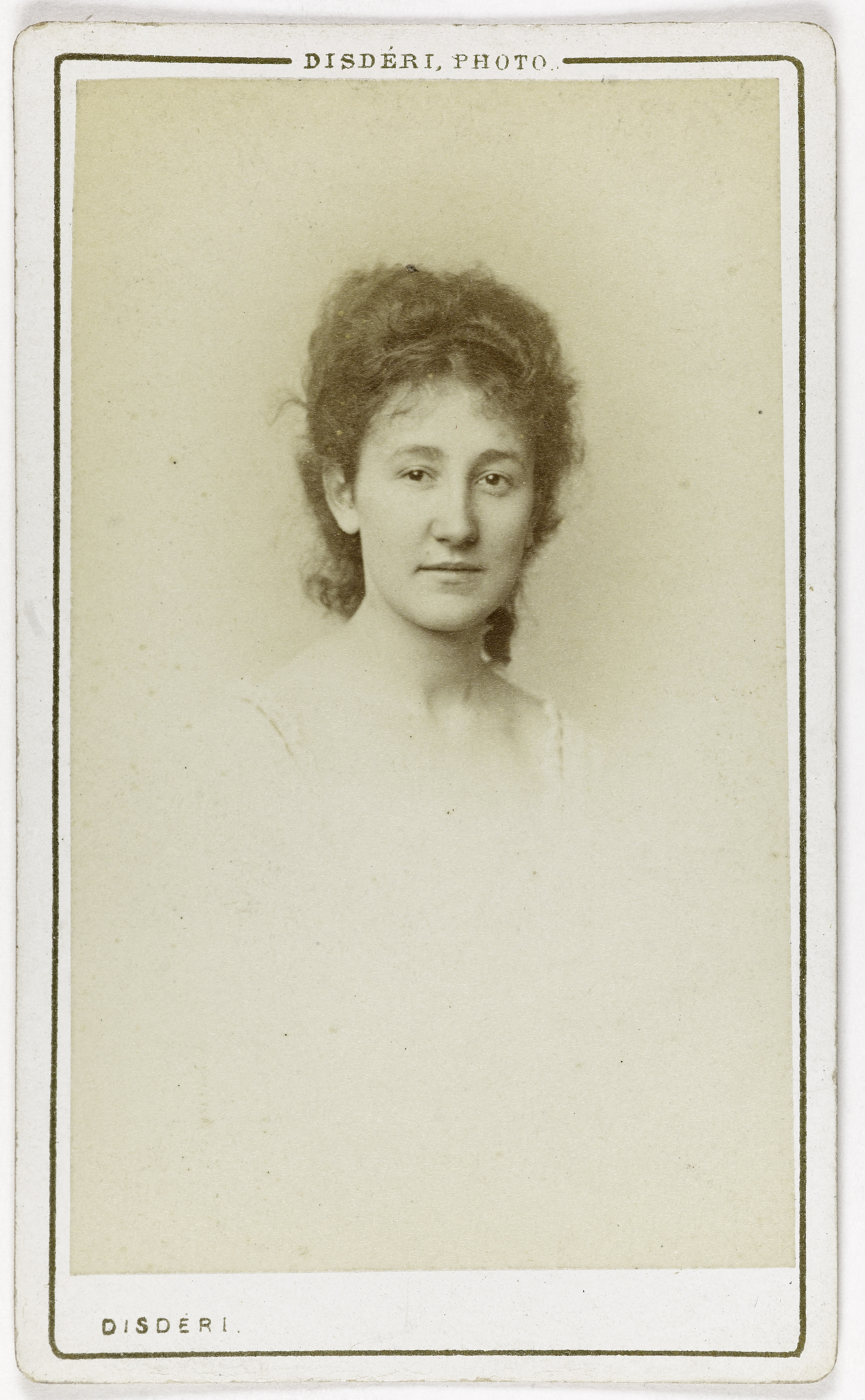 André-Adolphe-Eugène Disdéri, Portrait de L. Max, actrice au Théâtre des Variétés et au Folies-Bergère
