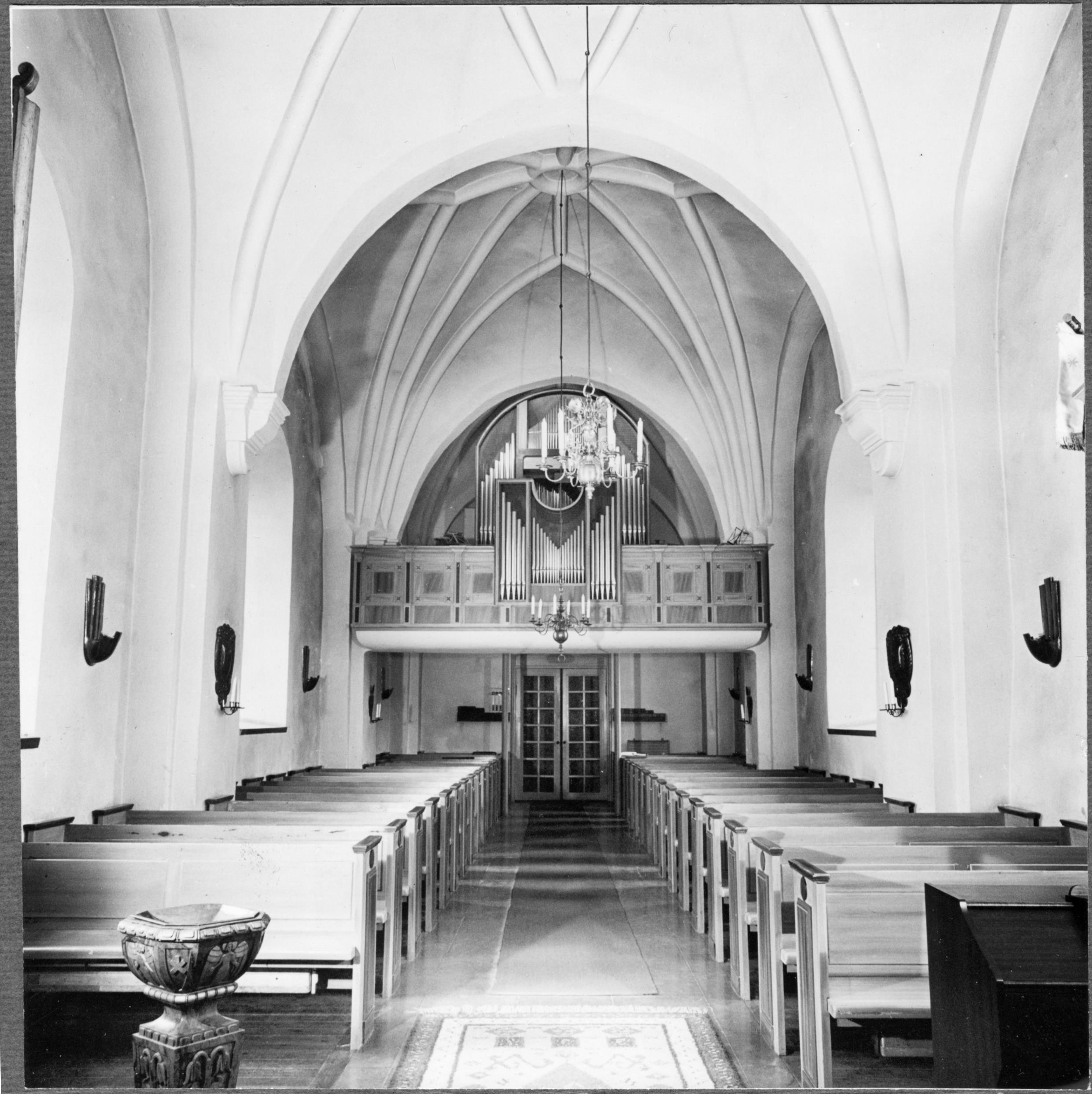 Ivar Schnell, Överjärna kyrka