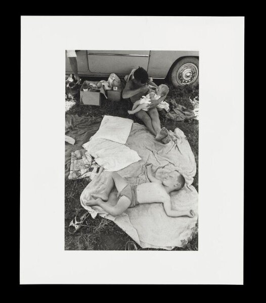 David Goldblatt, New Year's Day Picnic, Hartebeespoort Dam