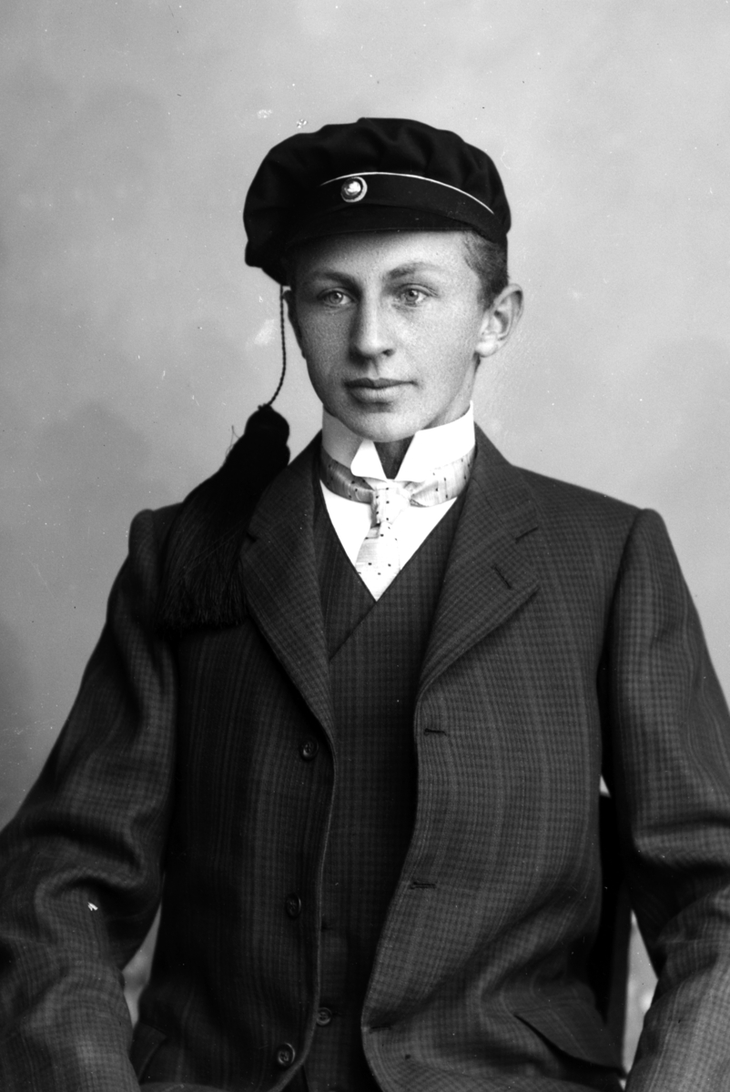 Christian Grundseth, BØE JOAHANNES, STANGE, STUDENT, HALVFIG. , 11980