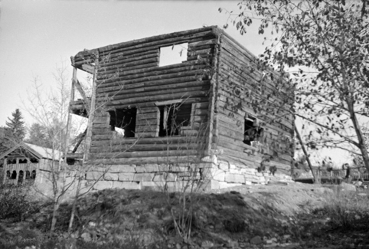 Anno Domkirkeodden, HUS, FROGNERLOFTET, SETTES OPP PÅ HEDMARKSMUSEET, HH I 1948 HDH. 22