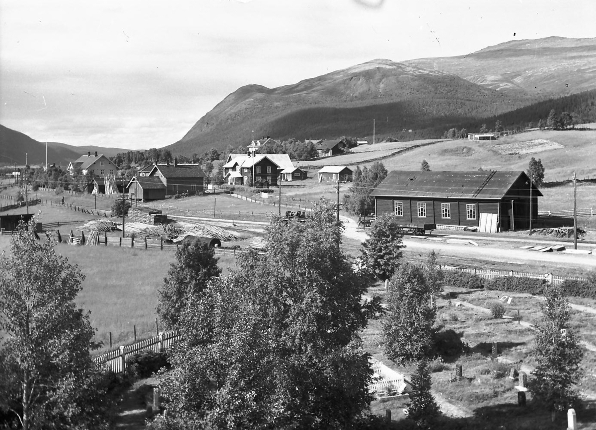 Per K. Lien, Nordover Alvdal sentrum fra kirka.