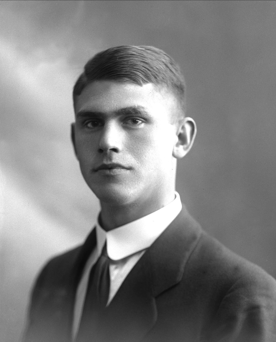 Gustav Borgen, NFB.39685