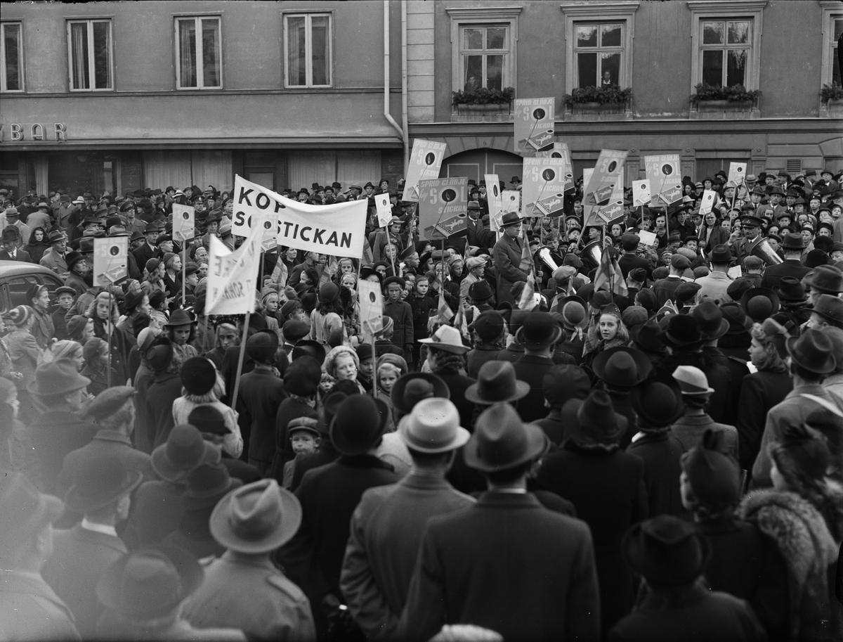 Paul Sandberg, "Solsticke-veckan blåses in", Fyristorg, Uppsala oktober 1941