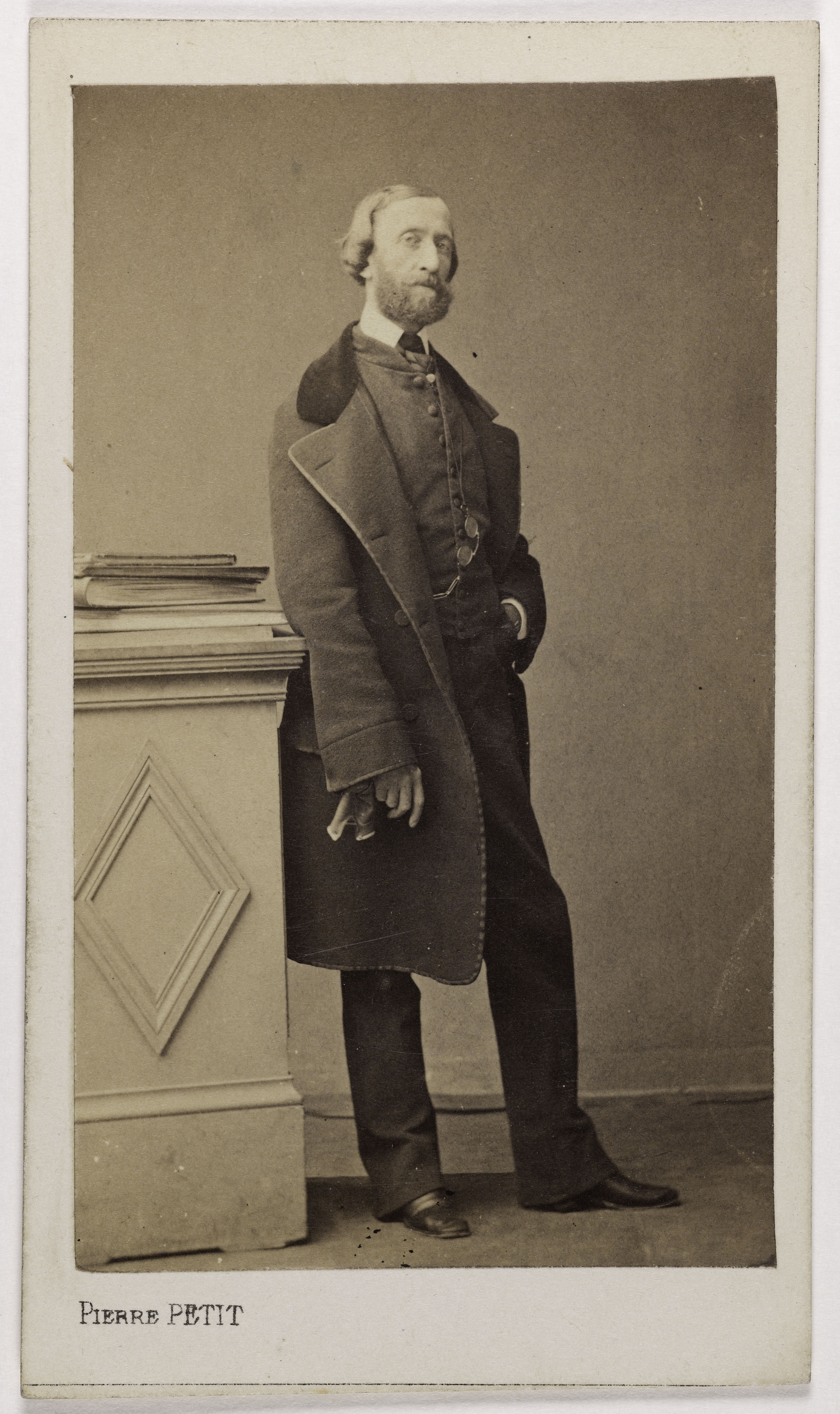 Pierre Petit, Portrait d'Edmond de Biéville (Charles Henry Edmond Desnoyers, 1814-1880), auteur dramatique, critique dramatique pour Le Siècle