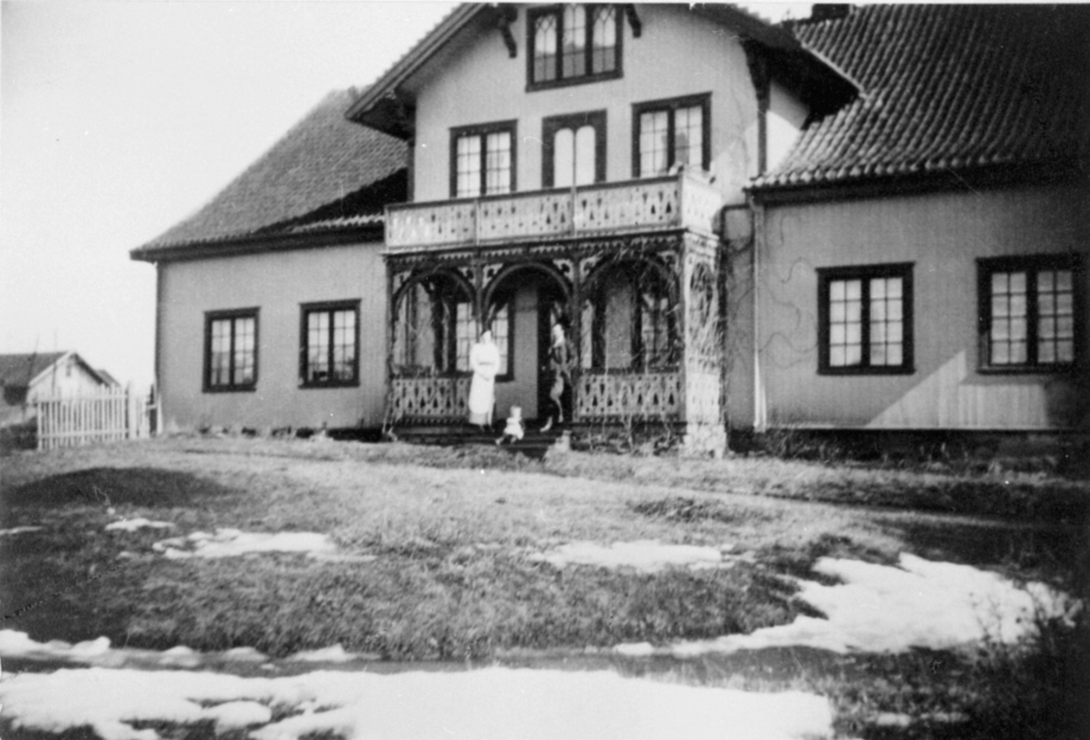 Anno Domkirkeodden, EKSTERIØR: HOVEDBYGNINGEN NEDRE LAHLUM, GODAGER, BORGHILD, GODAGER, ARVE FØDT 1908, GODAGER, KRISTOFFER,
