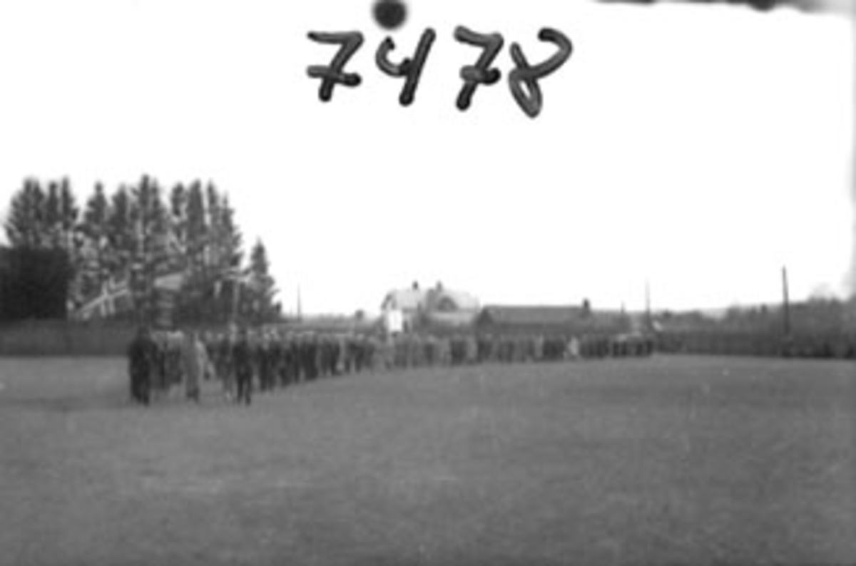 Anno Domkirkeodden, 1 MAI TOG, INNMARSJ PÅ STANGE IDRETTSPLASS, GAMLE IDRETTSPLASSEN PÅ BIKJEHØGDA