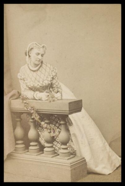 London Stereoscopic and Photographic Company, Guy Little Theatrical Photograph