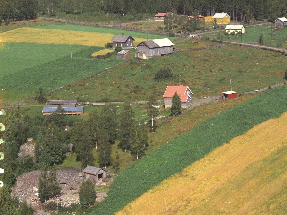 Widerøes Flyveselskap A/S, Flyfoto, bebyggelse ved Åsmarka kirke, Åsmarka, Ringsaker.