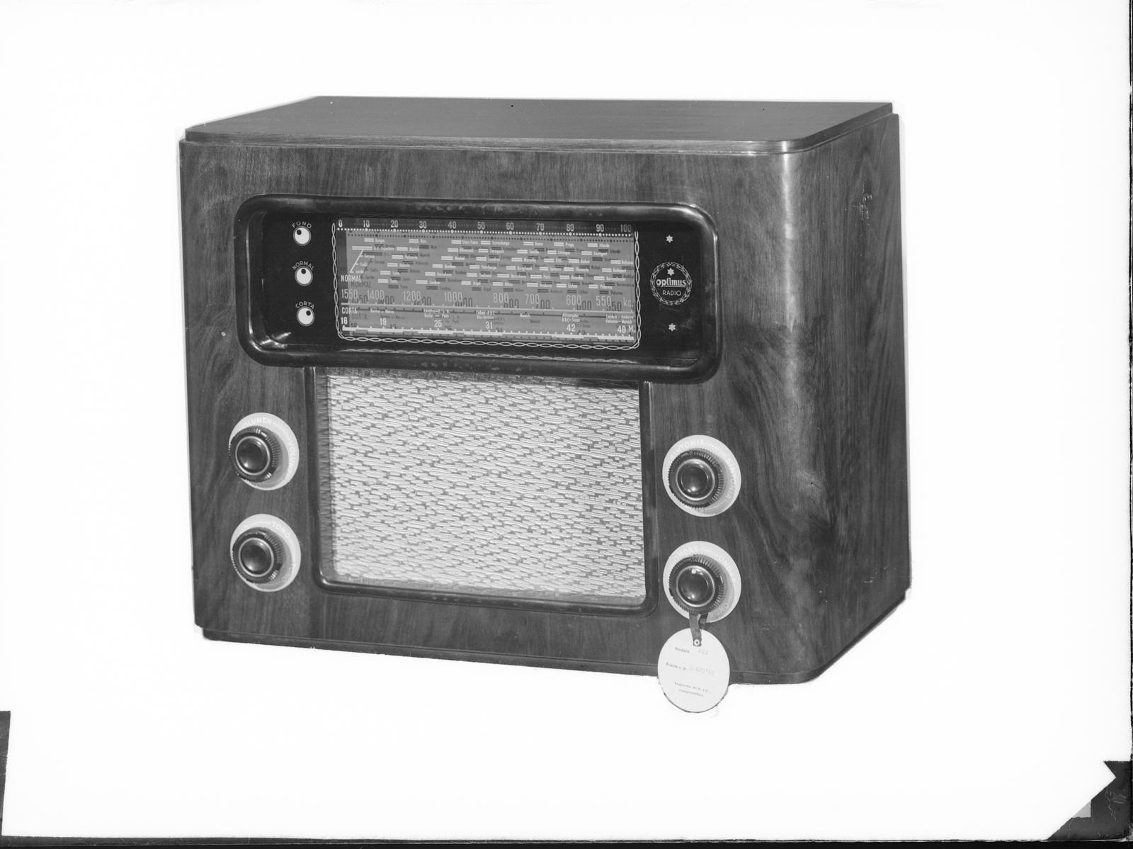 Desconegut, [Radio]