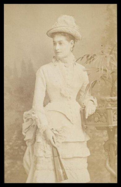 London Stereoscopic and Photographic Company, Guy Little Theatrical Photograph