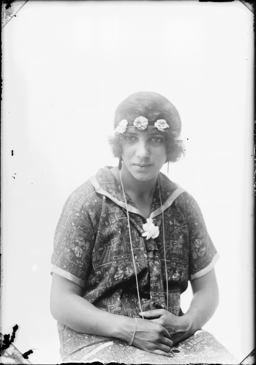 Skötsner-Edhlund, Olga Pedermickall från Hallstavik, Uppland 1925