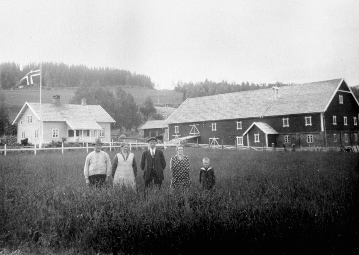 Anno Domkirkeodden, Oversikt, Nygård, Veldre, Ringsaker. Johan Sigstad, Pauline Sigstad, Nils Sigstad, Gønner Sigstad, Per Sigstad.