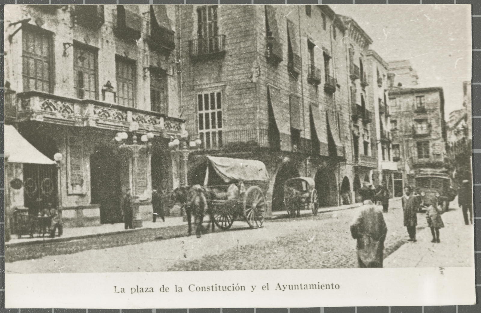 Josep Esquirol Pérez, La plaza de la Constitución y el Ayuntamiento