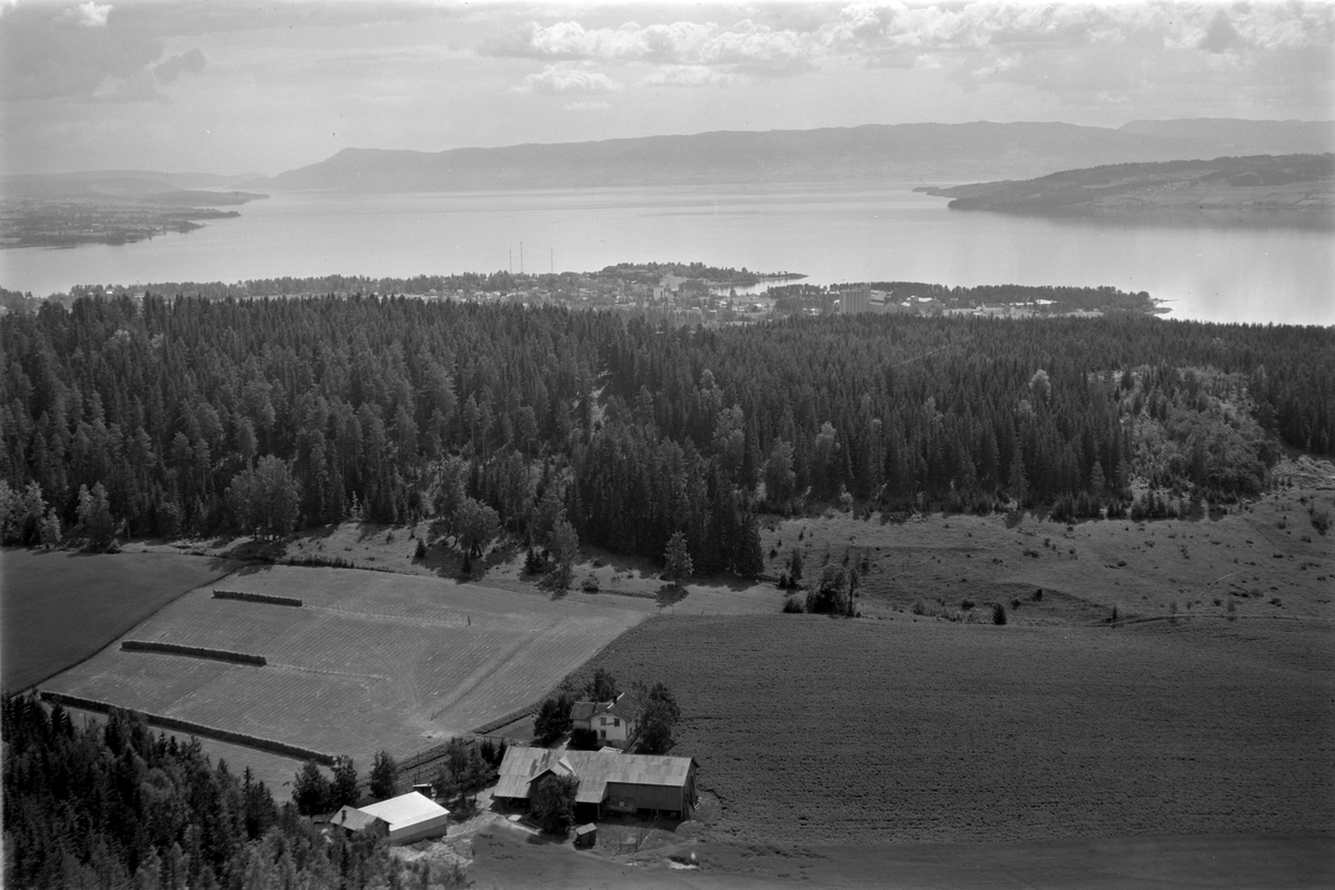 Widerøes Flyveselskap A/S, Flyfoto av Heimdal gard, Jessnes, Ringsaker.