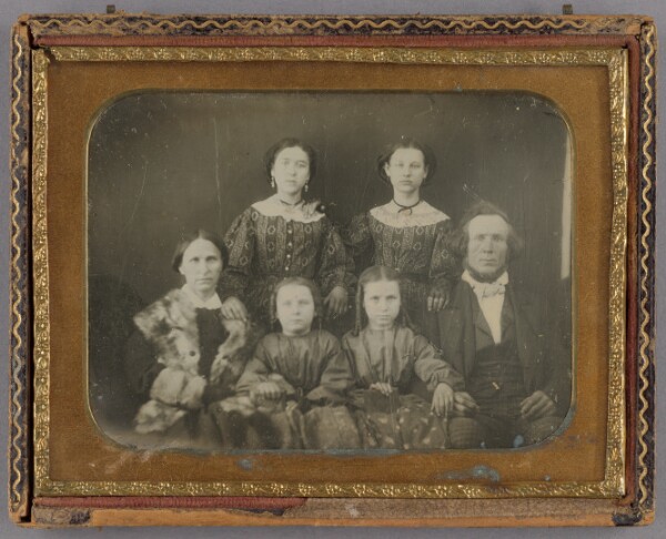 Unknown, [Group Family Portrait]