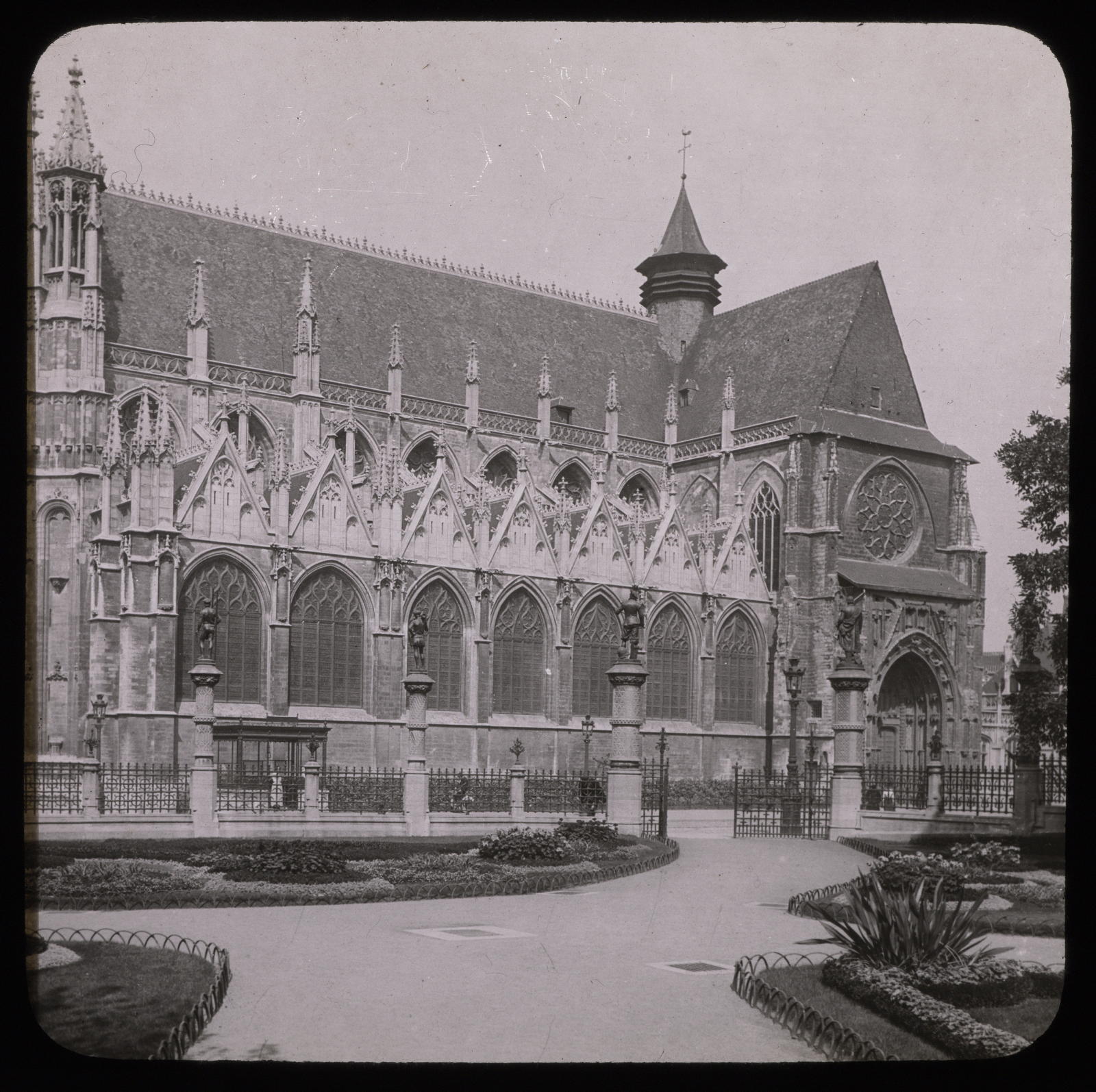 Desconegut, Bruxelles. Notre Dame du Sablon Mazo, E.