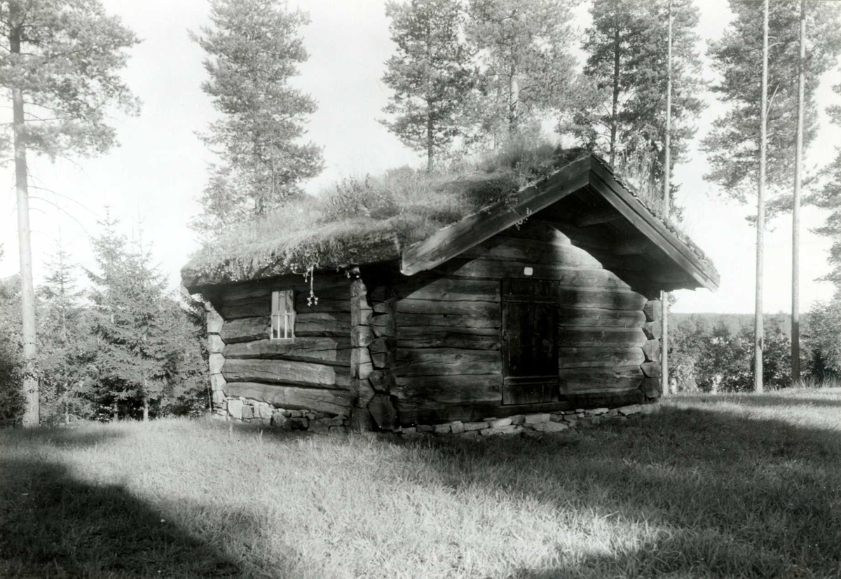 Gisle Midttun, Hansælen, Tynset, Nord-Østerdal, Hedmark. Eldhus. Nå på Glomdalsmuseet.