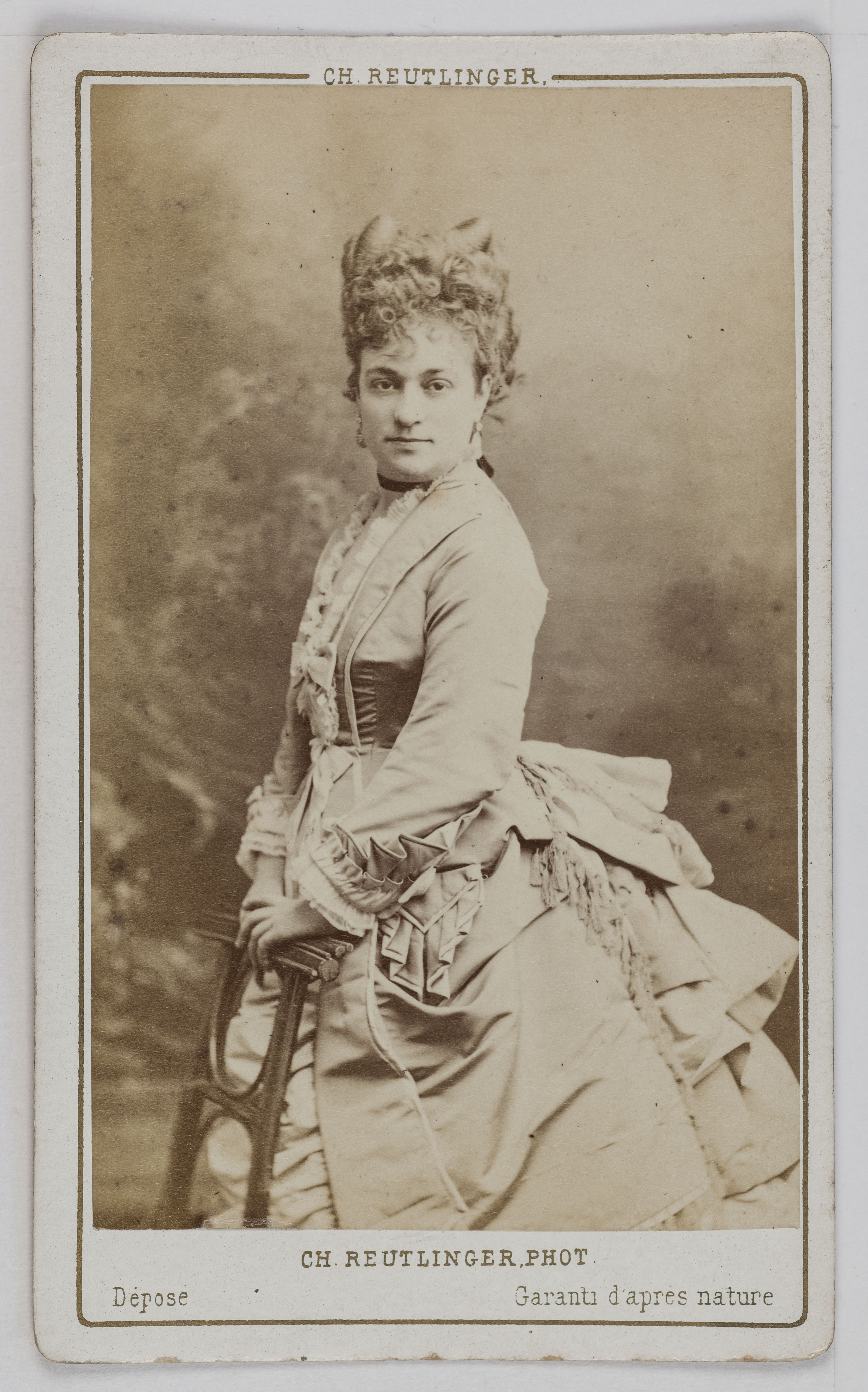 Charles Reutlinger, Portrait de Céline Anna Vanghel ou Van Ghell (18..-19..), mezzo-soprano hollandaise entre 1869 et 1879.