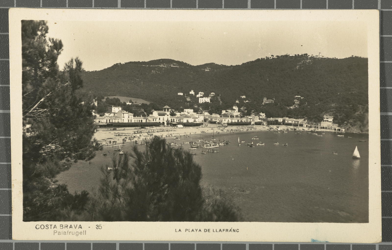 Desconegut, Costa Brava - 35 Palafrugell. La playa de Llafranc