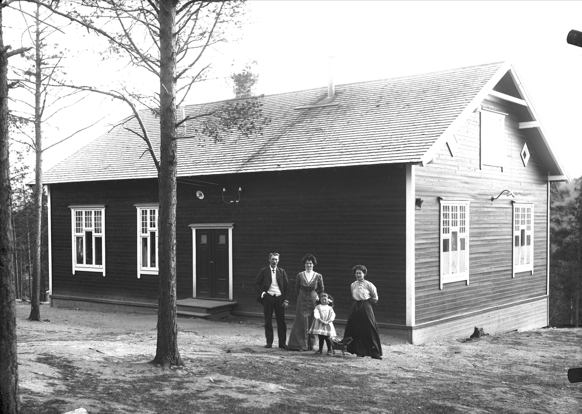 Oscar Holte, Verket skole