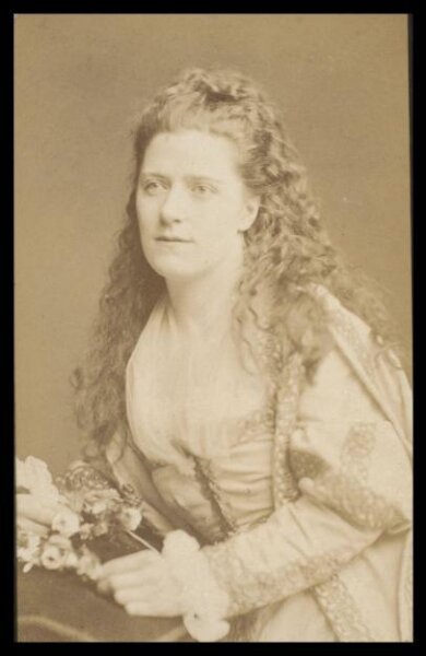 London Stereoscopic and Photographic Company, Guy Little Theatrical Photograph