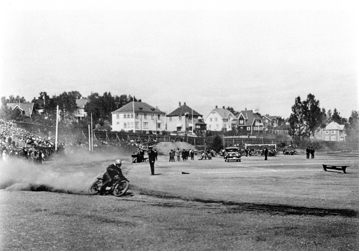Anno Domkirkeodden, SPEEDWAY, MOTORSYKKELLØP, HAMAR STADION, PUBLIKUM