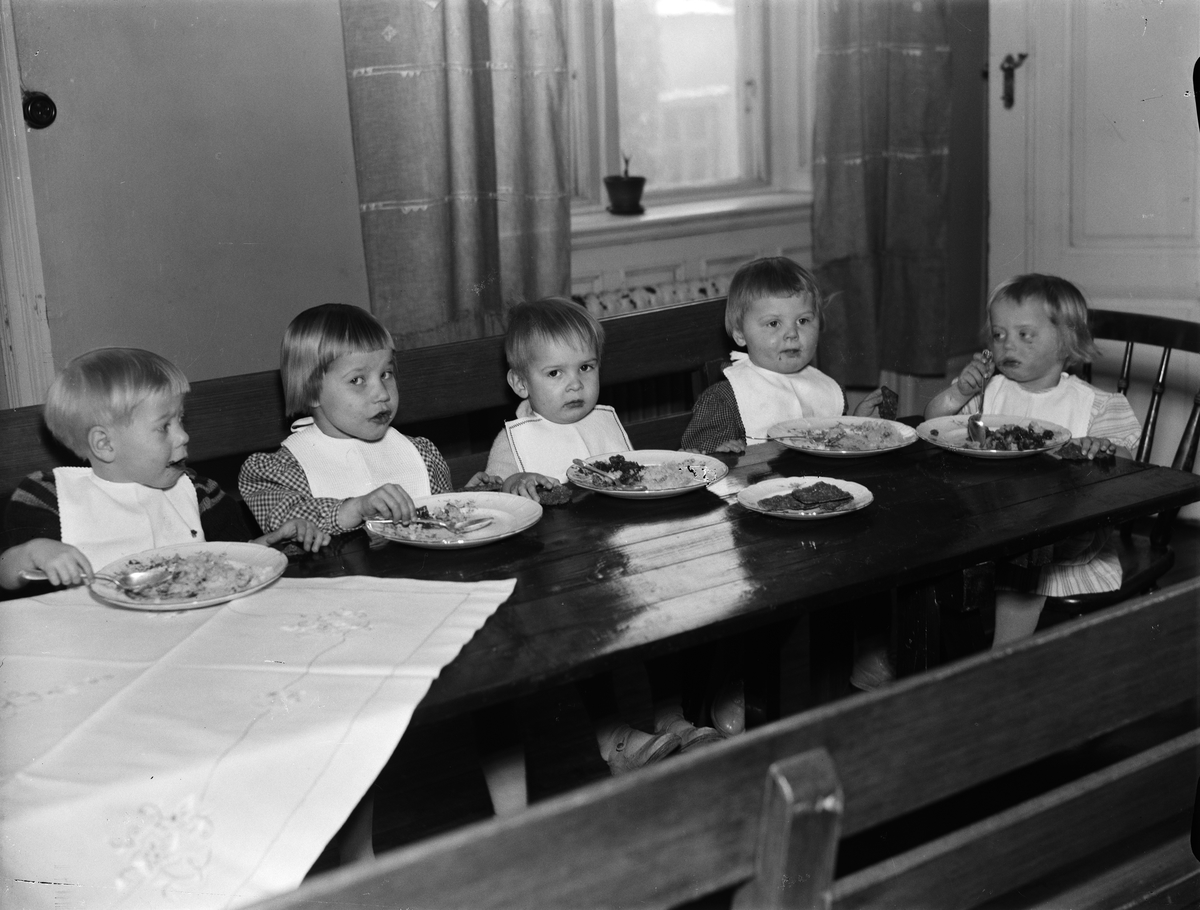 Paul Sandberg, “The Dimensions for Bords” at Uppsala Cathedral Assembly Children’s Home for Finnish Refugee Children, Uppsala March 1942