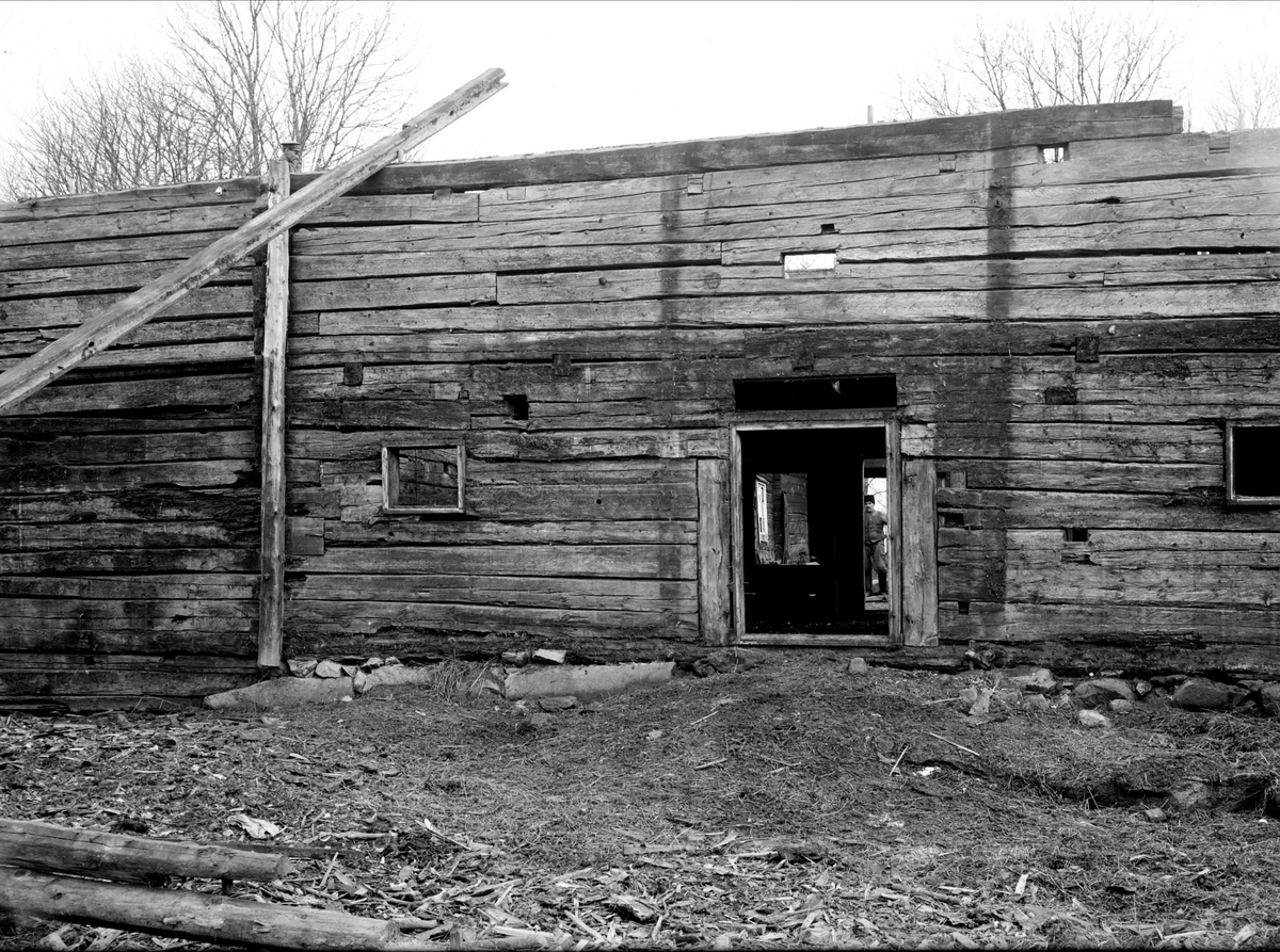 Paul Sandberg, Stallet - now at the open-air museum Disagården - in the original place in Gränby, Björklinge parish, Uppland