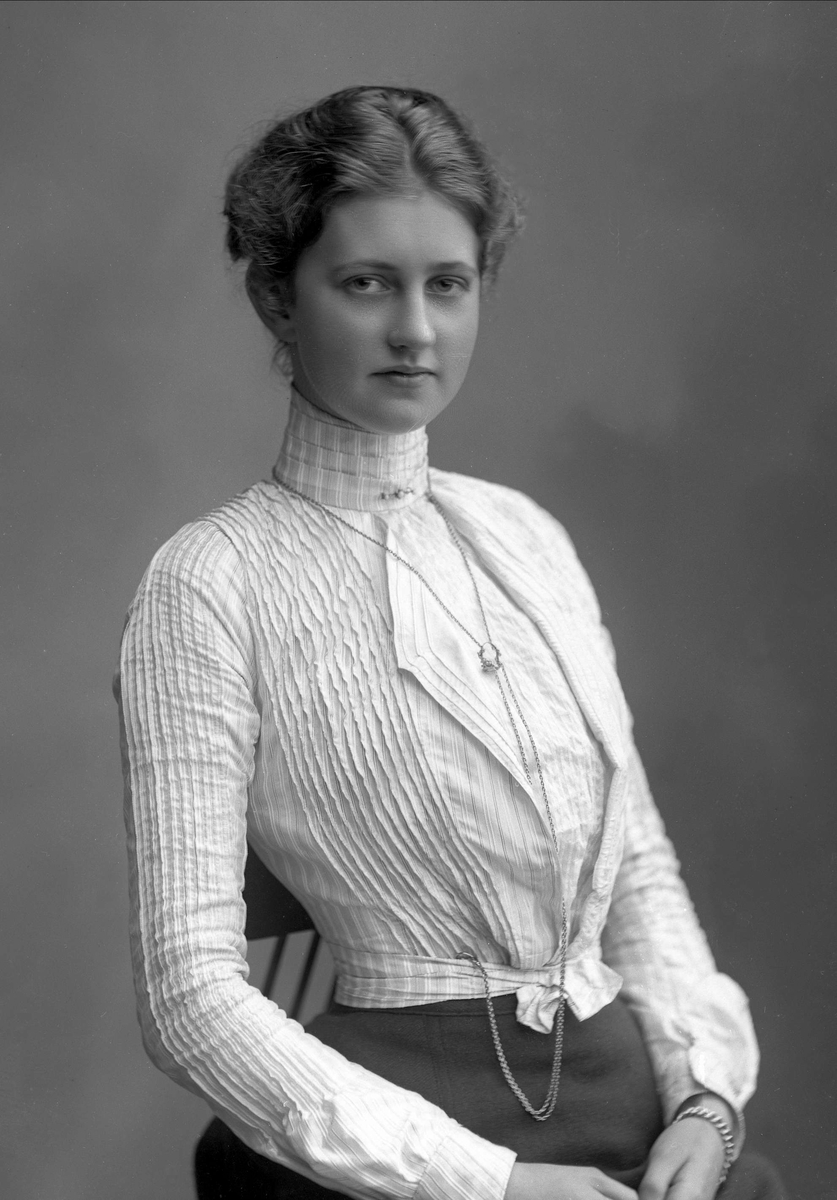Gustav Borgen, Portrett kvinne, Therese de Seue.