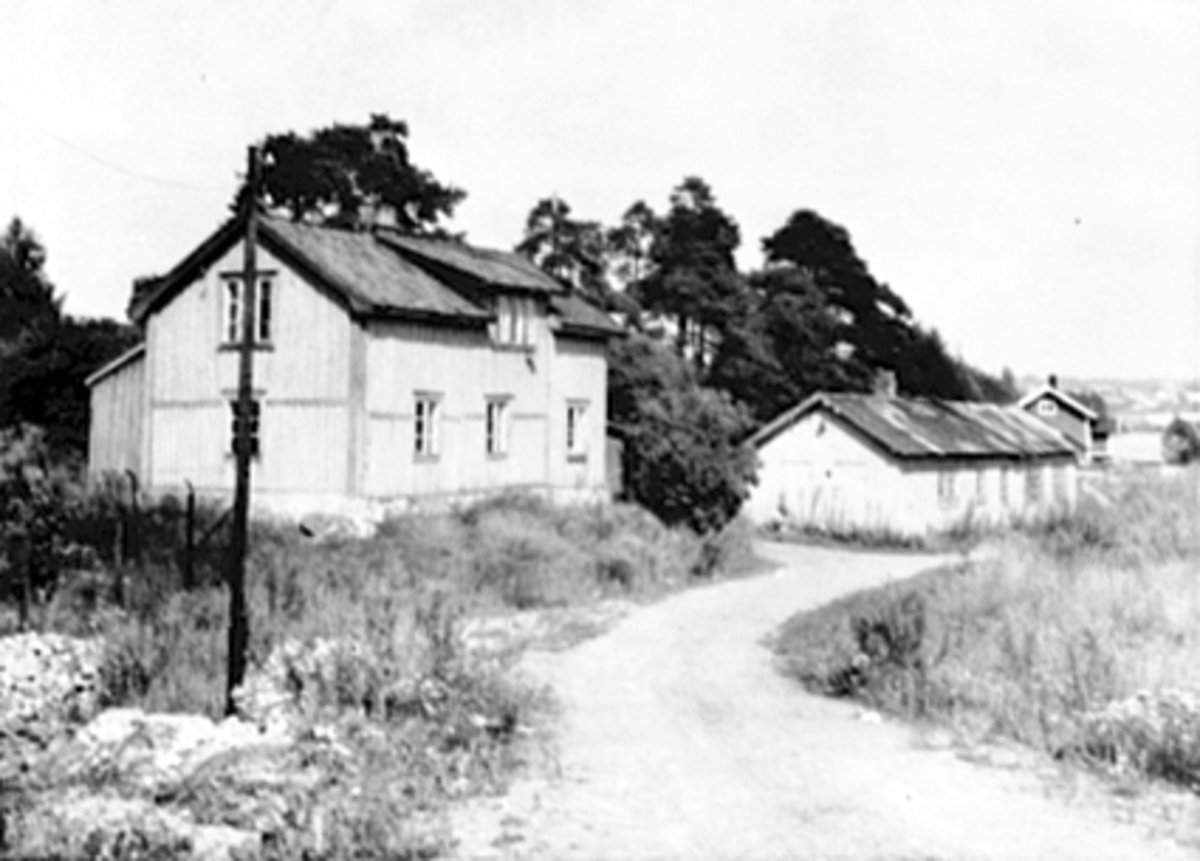 Anno Domkirkeodden, EKSTERIØR STANGEVEGEN 114
