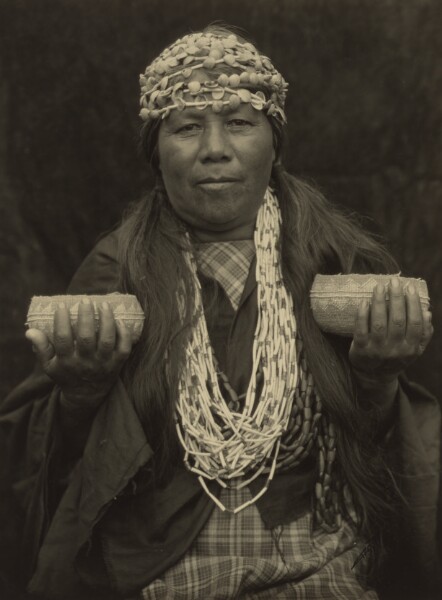 Edward S. Curtis, Susie Little - Hoopa Medicine Woman