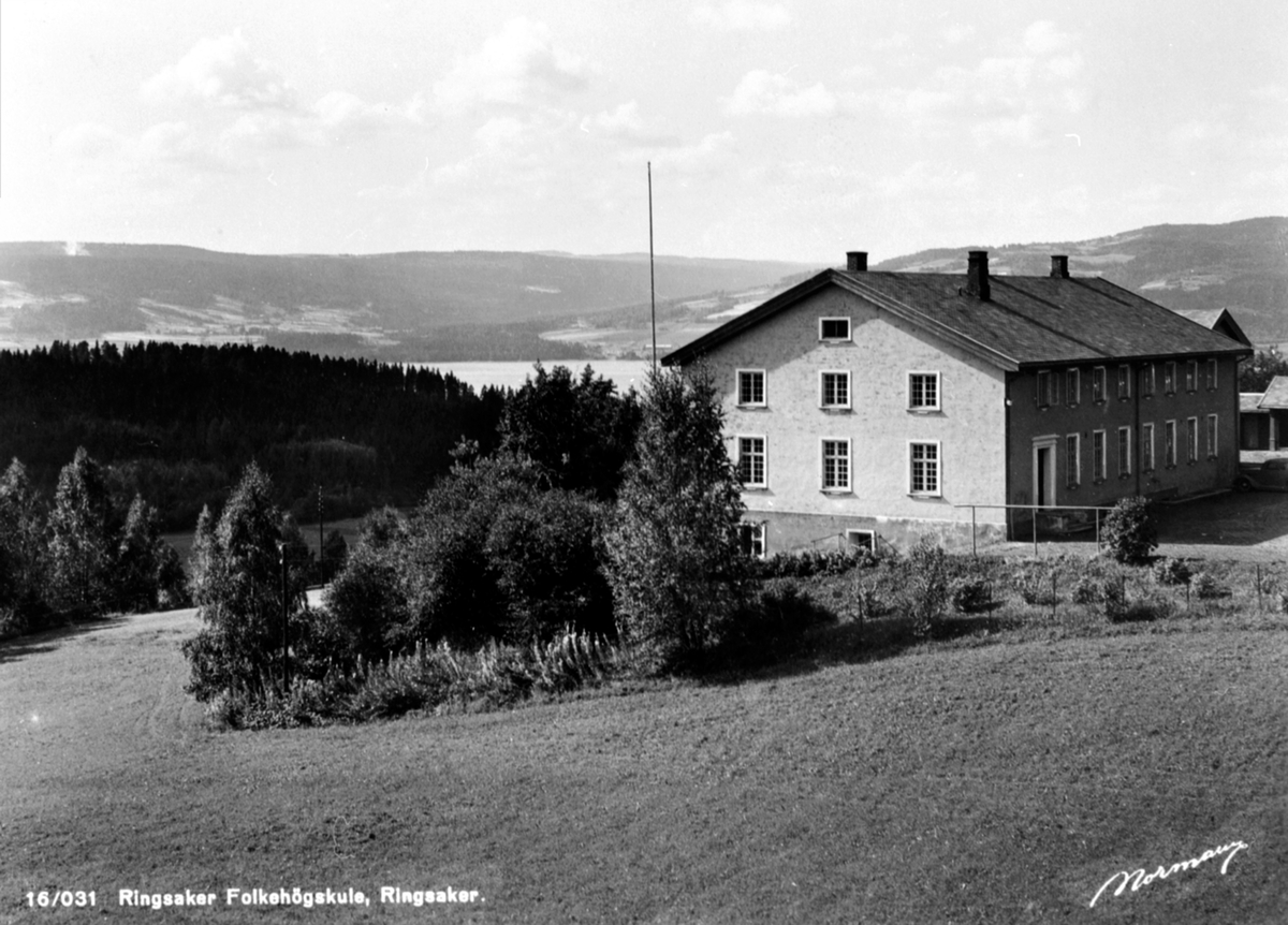 Anno Domkirkeodden, Eksteriør, Ringsaker Folkehøgskole.