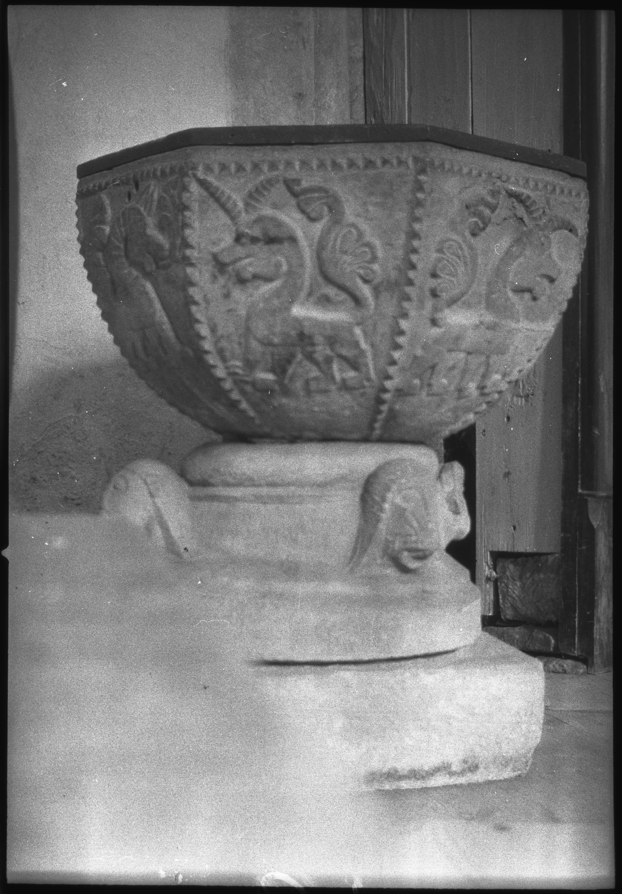 Berit Wallenberg, Fröjels kyrka
