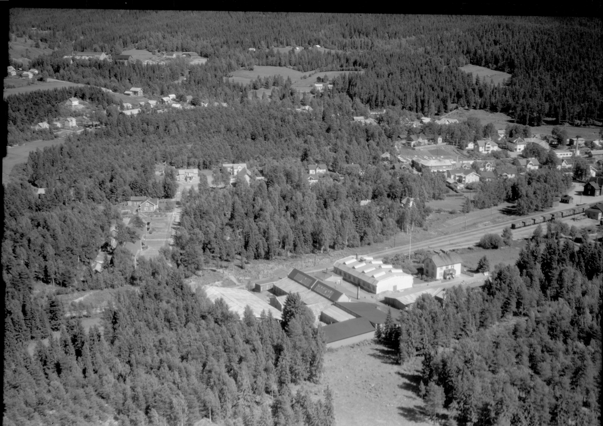 Widerøes Flyveselskap A/S, Flyfoto av Edv. Bjørneruds fabrikk i Moelv.