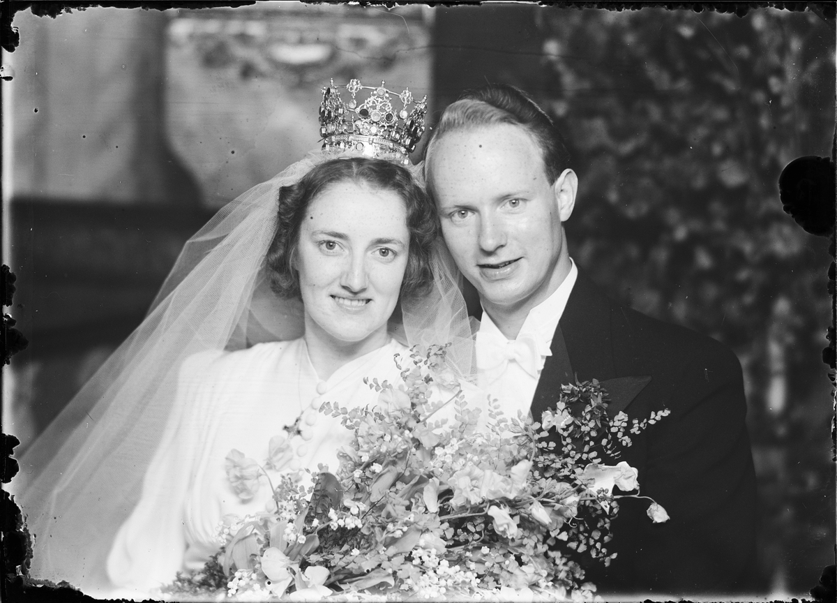 Skötsner-Edhlund, Bridal Couple in the Church of HökBr, Uppland