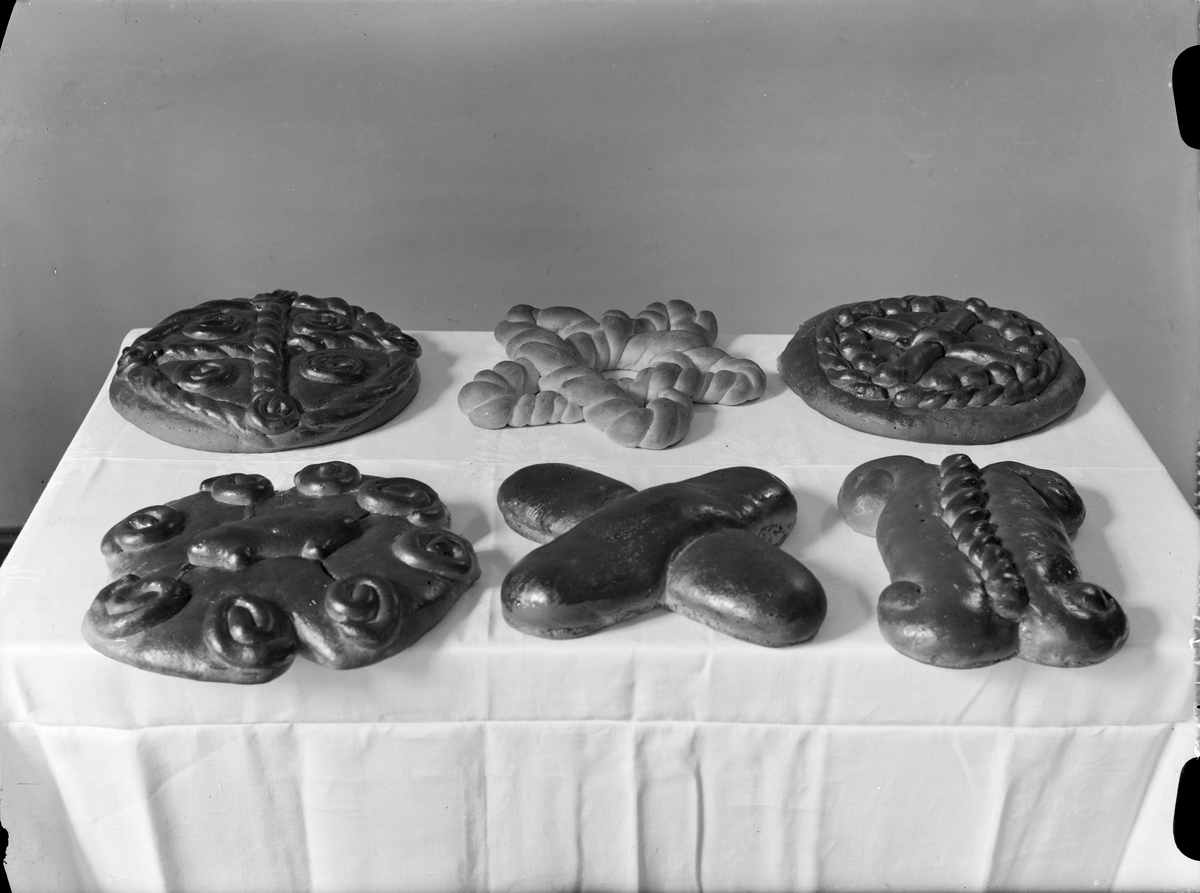 Paul Sandberg, Saucakes and Christmas Bread from Uppland 1948