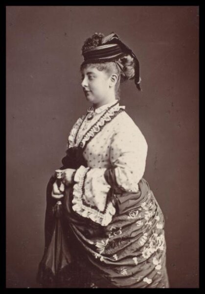 London Stereoscopic and Photographic Company, Guy Little Theatrical Photograph