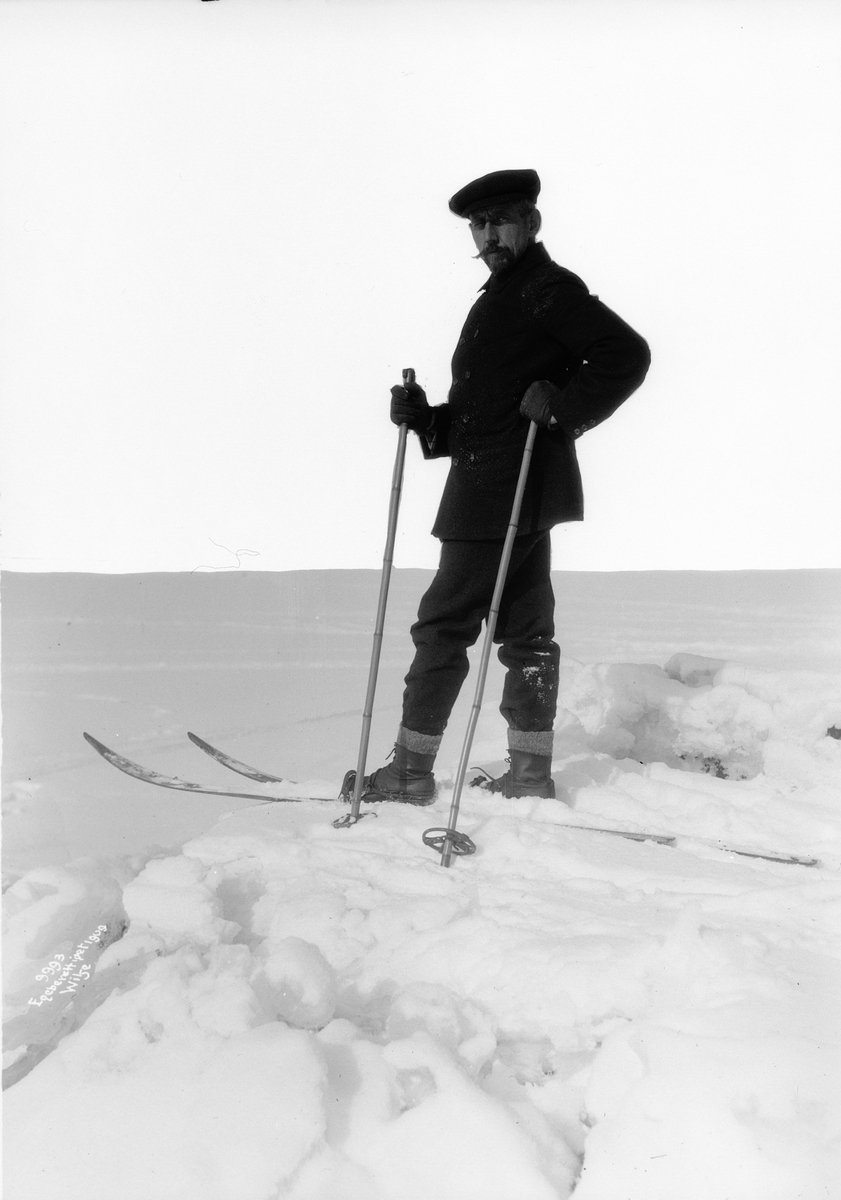 Anders Beer Wilse, Prot: Roald Amundsen - paa Ski 7/3 1909